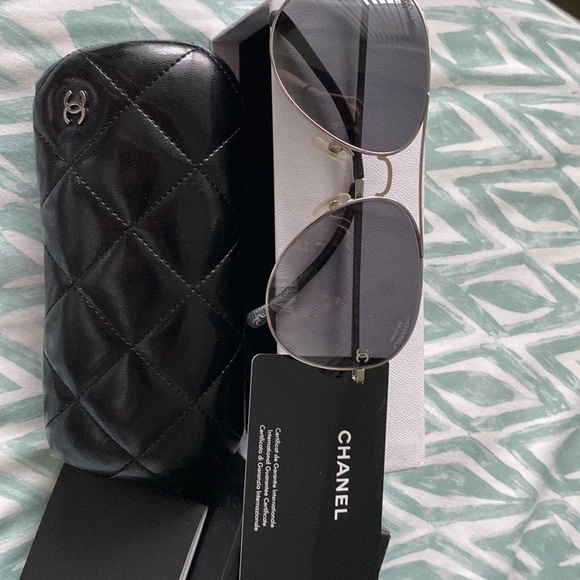 Channel limited edition aviator with box authenticity - Picture 3 of 5